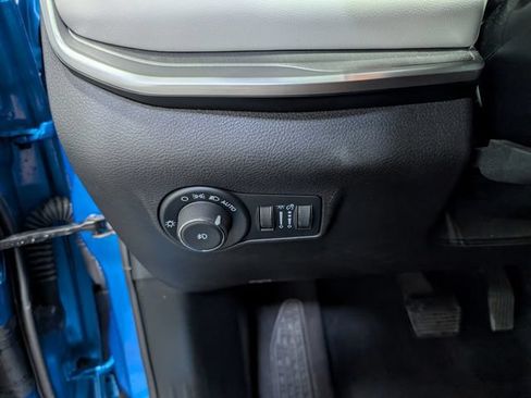 Used 2025 Jeep Compass Limited AWD/4WD image 19