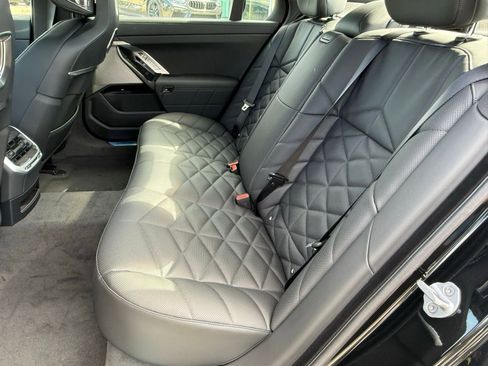 New 2026 BMW 740i w/ Premium Package image 30