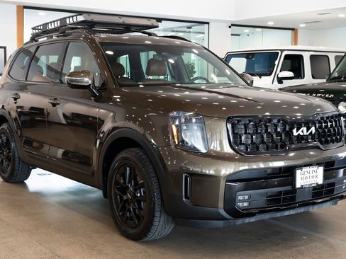 Used 2024 Kia Telluride SX Prestige X-Pro AWD/4WD image 3
