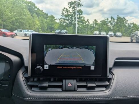 Certified 2025 Toyota RAV4 LE AWD/4WD image 29