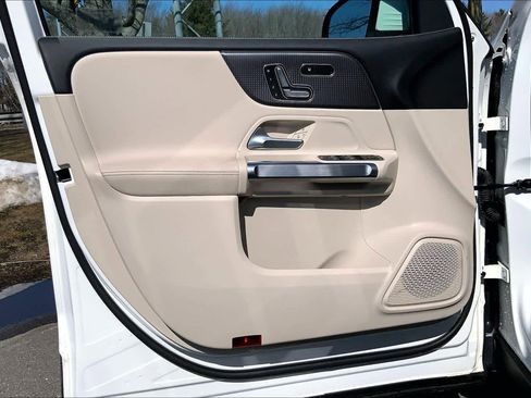 Certified 2022 Mercedes-Benz GLB 250 image 22