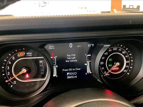 Used 2025 Jeep Wrangler Unlimited Rubicon AWD/4WD image 24