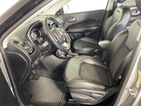 Used 2019 Jeep Compass Latitude AWD/4WD image 17