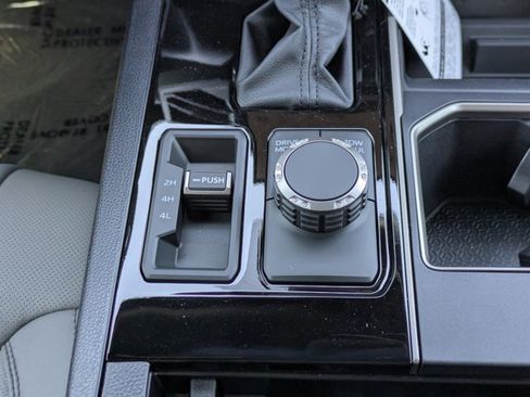 New 2026 Toyota Tundra SR5 AWD/4WD image 18