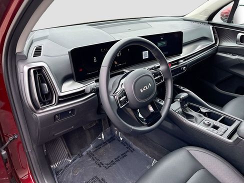 Certified 2025 Kia Sorento S w/ Panoramic Sunroof Package FWD image 16