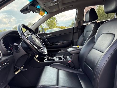 Used 2022 Kia Sportage EX AWD/4WD image 11