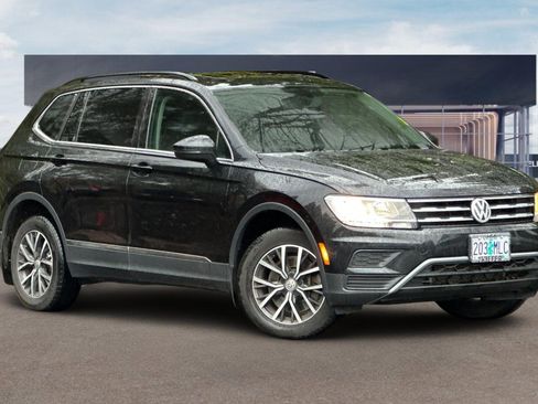 Used 2020 Volkswagen Tiguan SE image 2
