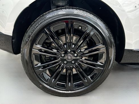 New 2025 Land Rover Range Rover SV image 35