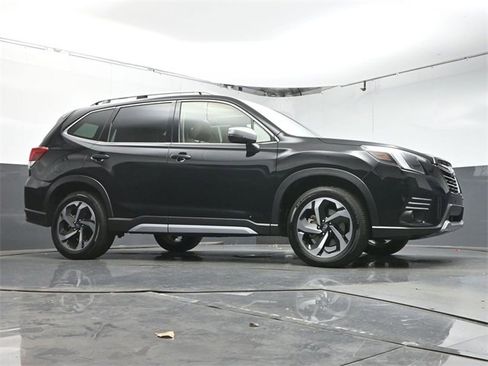 Used 2022 Subaru Forester Touring image 34