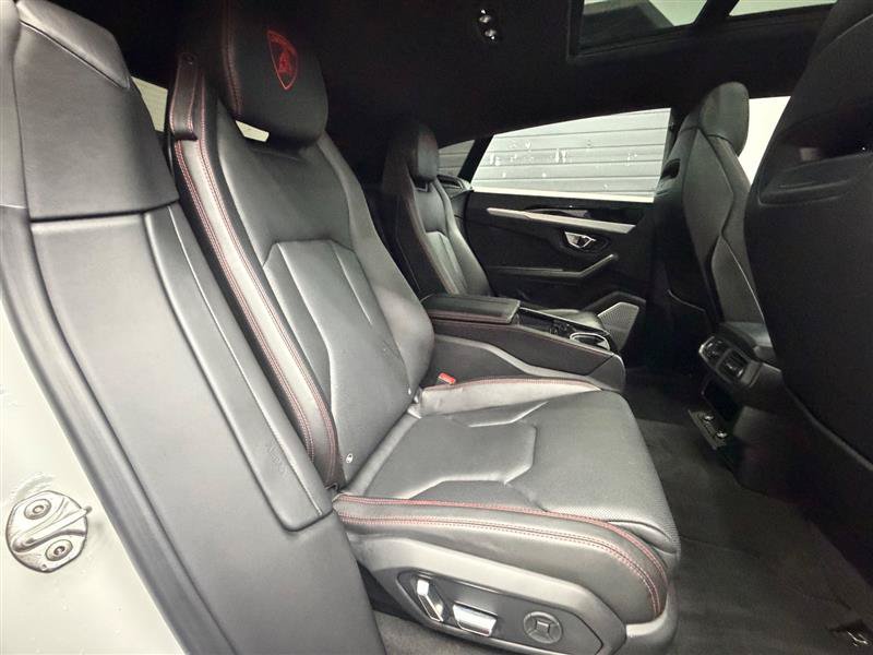 Used 2019 Lamborghini Urus AWD/4WD image 23