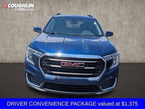 Used 2022 GMC Terrain SLE w/ Driver Convenience Package FWD image 2