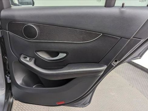 Used 2022 Mercedes-Benz GLC 300 4MATIC image 22