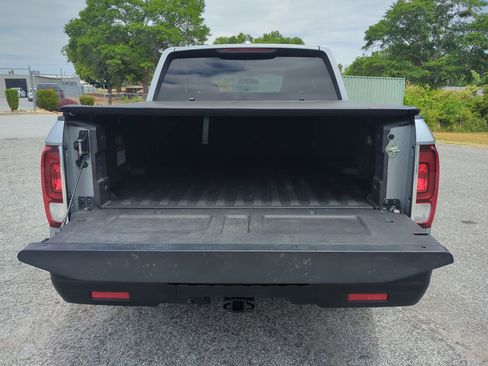 Used 2017 Honda Ridgeline RT image 11