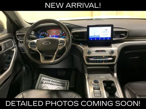 Used 2022 Ford Explorer XLT w/ Equipment Group 202A AWD/4WD image 27