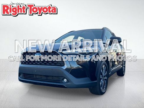 Certified 2024 Toyota Corolla Cross XLE FWD image 1