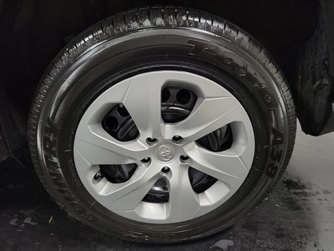 Used 2023 Toyota RAV4 LE FWD image 10
