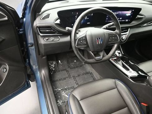 Used 2025 Buick Envista Sport Touring w/ Convenience I Package FWD image 15