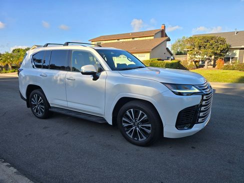 Used 2024 Lexus LX 600 4WD w/ Interior Upgrade Package image 14