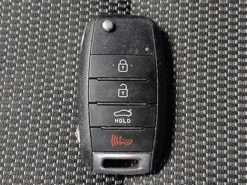 Used 2017 Kia Forte LX image 32