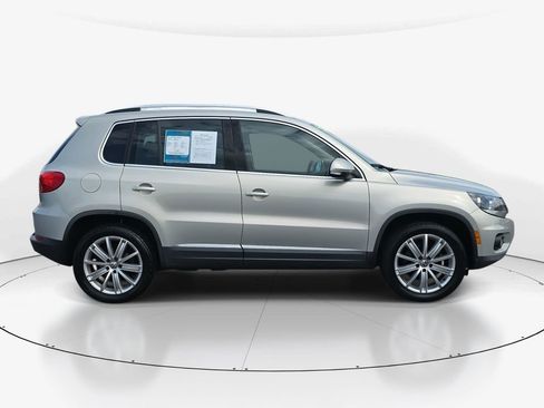 Used 2012 Volkswagen Tiguan SE image 4