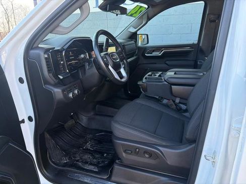 Used 2024 GMC Sierra 1500 SLE image 9