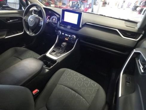 Used 2024 Toyota RAV4 XLE AWD/4WD image 21