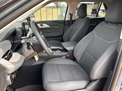 New 2026 Ford Explorer Active RWD image 23