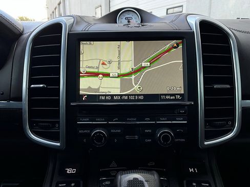 Used 2016 Porsche Cayenne GTS image 32