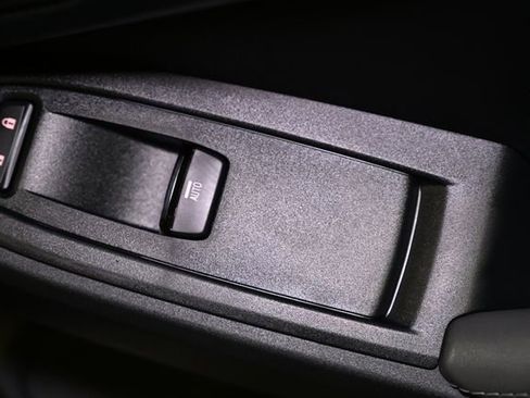 Used 2025 Subaru Crosstrek 2.0i Premium w/ Crosstrek Mirror Package image 49