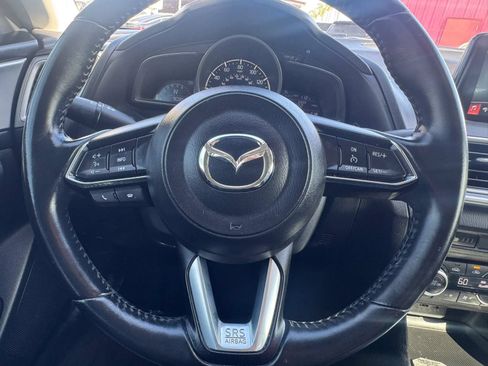 Used 2018 MAZDA MAZDA3 Touring FWD image 29