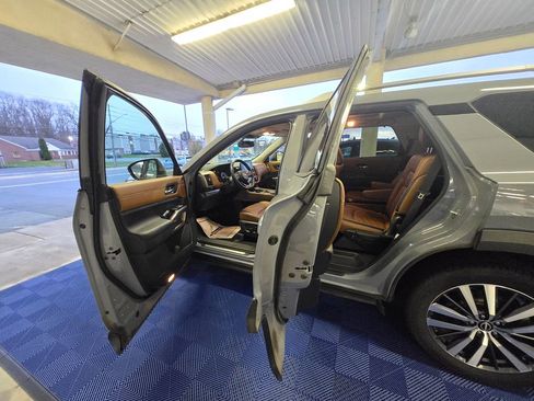 Used 2022 Nissan Pathfinder Platinum w/ Cargo Package image 24