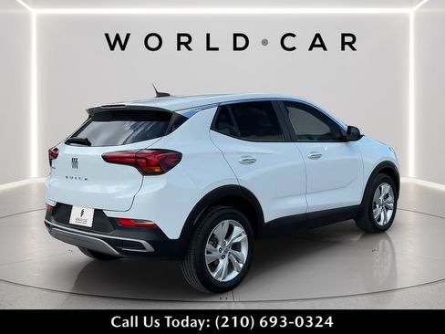 Used 2025 Buick Encore GX Preferred FWD image 3