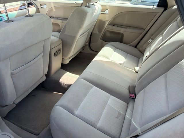 Used 2005 Ford Five Hundred SEL FWD image 19