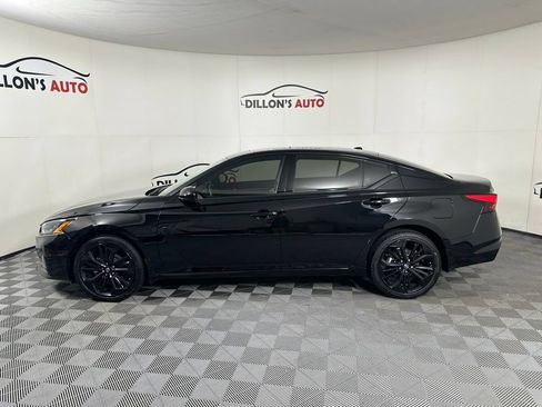 Used 2024 Nissan Altima 2.5 SR w/ SR Premium Package AWD/4WD image 3
