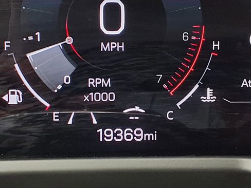Used 2025 GMC Acadia Elevation FWD image 27