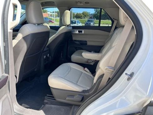 Used 2020 Ford Explorer Platinum w/ Premium Technology Package image 9