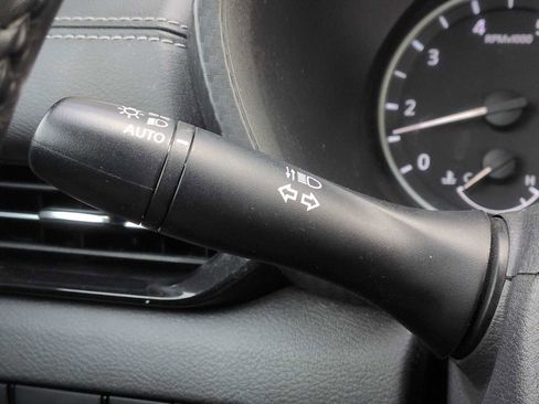 Used 2020 Nissan Sentra SV image 25