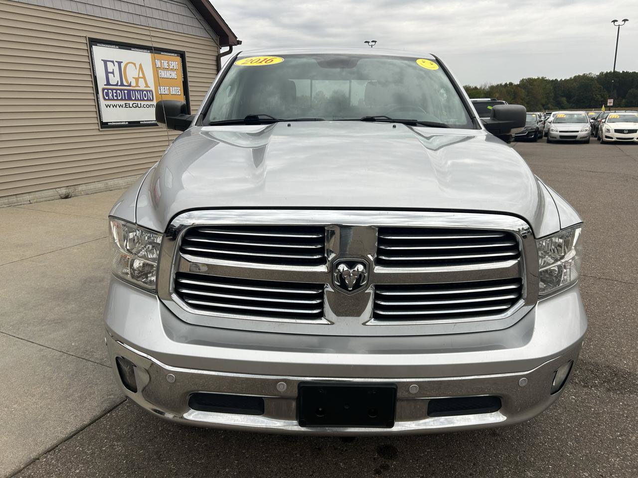Used 2016 RAM 1500 SLT AWD/4WD image 2
