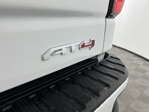Used 2024 GMC Sierra 1500 AT4 w/ Technology Package AWD/4WD image 32