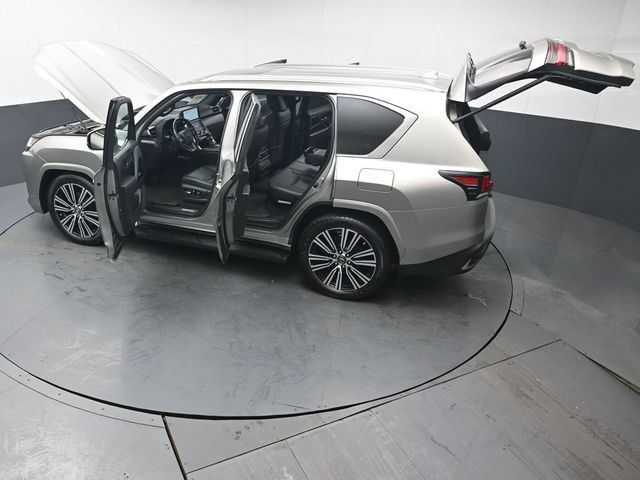 Used 2023 Lexus LX 600 4WD w/ Luxury Package image 55