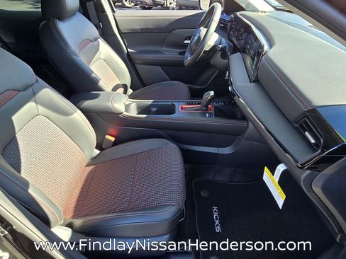 Used 2025 Nissan Kicks SR FWD image 16