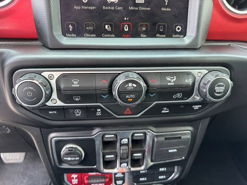 Used 2022 Jeep Wrangler Unlimited Rubicon AWD/4WD image 26