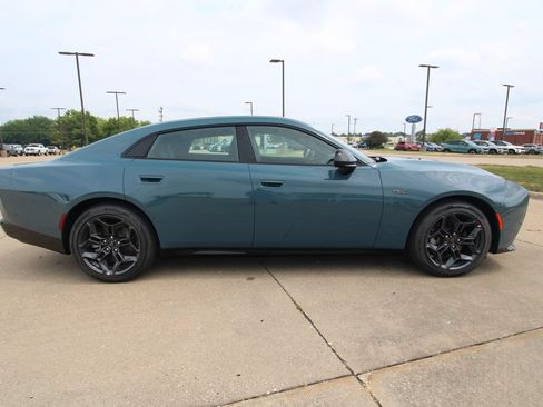 New 2027 Dodge Charger R/T AWD/4WD image 4