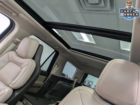 Certified 2022 Lincoln Navigator Reserve AWD/4WD image 20
