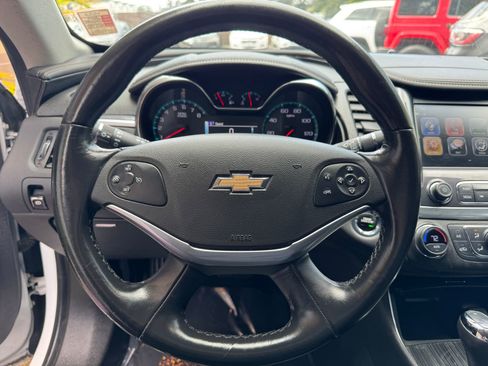 Used 2019 Chevrolet Impala LT FWD image 26