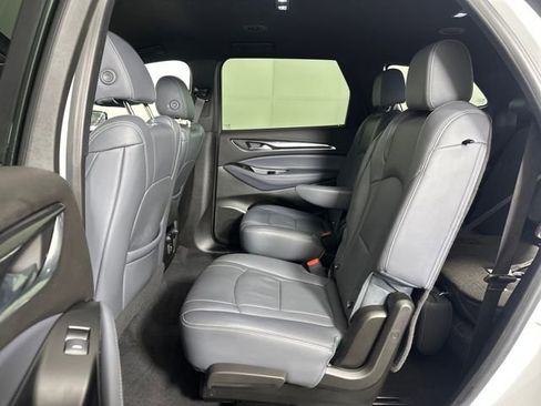 Used 2023 Buick Enclave Essence image 26
