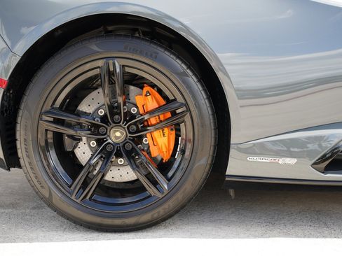 Used 2021 Lamborghini Huracan EVO image 50