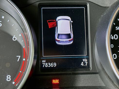 Used 2020 Volkswagen Tiguan SE AWD/4WD image 19