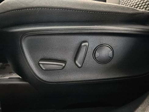 Used 2020 Ford Escape SE image 14