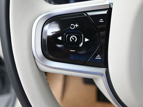 New 2026 Volvo XC90 B6 Ultra w/ Protection Package AWD/4WD image 17